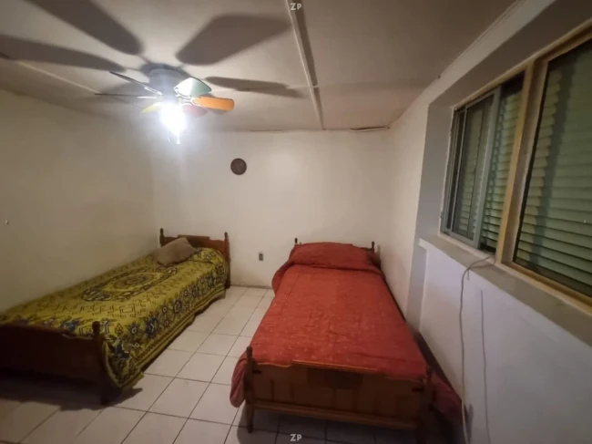 Casa en Venta en Pedro Aguirre Cerda | 6 Dormitorios y Departamento