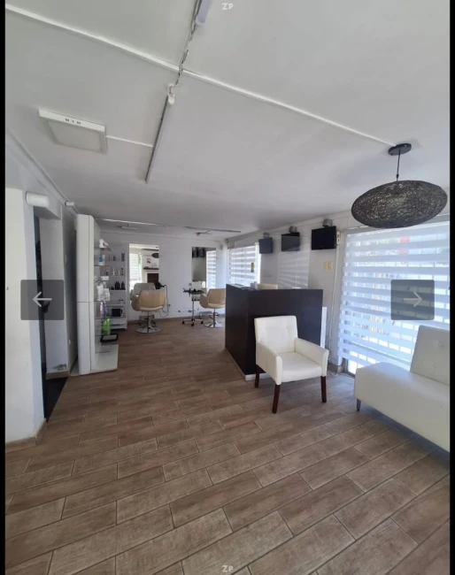 Casa Comercial en Venta en Calle Campos | 5 Privados y 3 Estacionamientos