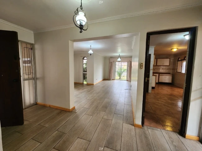 Casa en Venta en San Joaquín Oriente, Rancagua | 3 Dormitorios, Gran Terreno y 3