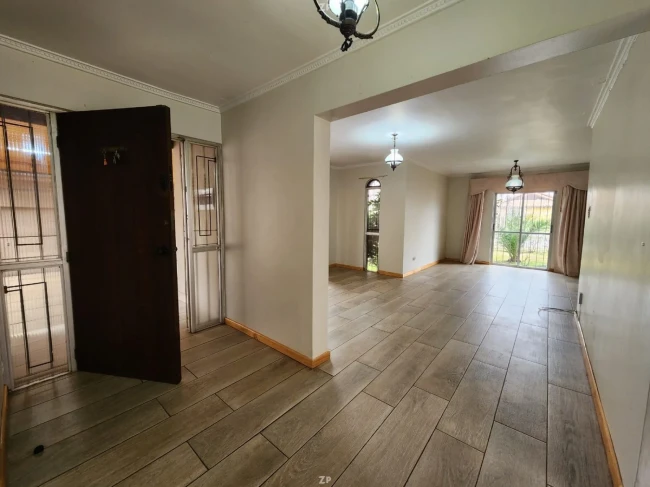Casa en Venta en San Joaquín Oriente, Rancagua | 3 Dormitorios, Gran Terreno y 3