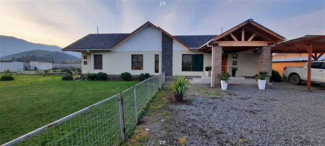 Casa en Venta en Fundo Santa Elena, Rancagua | 4 Dormitorios, Piscin