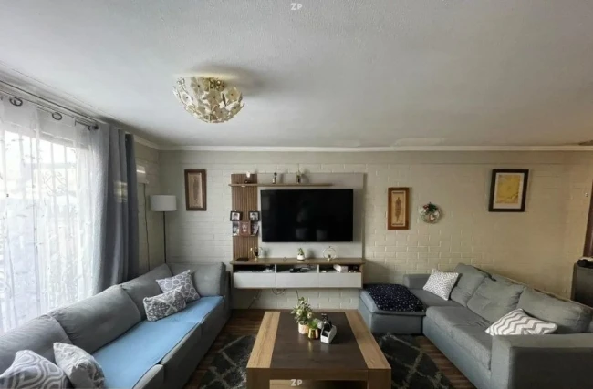 Casa en Venta en Villa El Trigal, Rancagua | 6 Dormitorios, Piscina y Quincho
