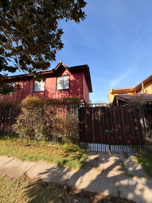 Venta de casa (2 Piezas, 2 baños, 200 m2)
