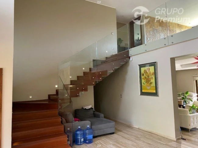 Parcela en venta con casa de 784 m², 6 dormitorios y 7 baños en condominio