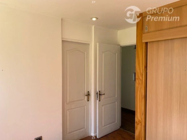 Parcela en venta con casa de 300 m², 5 dormitorios, piscina y terraza