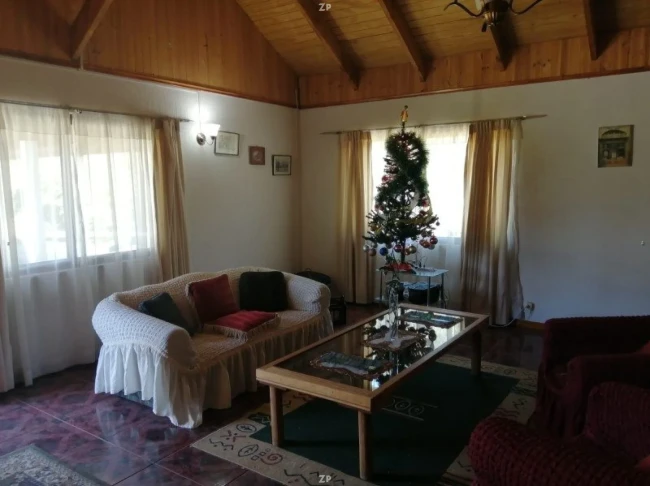 Parcela en venta de 5.000 m² con casa de 3 dormitorios, pisc…