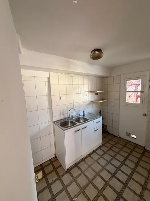 Venta de casa (2 Piezas, 2 baños, 200 m2)