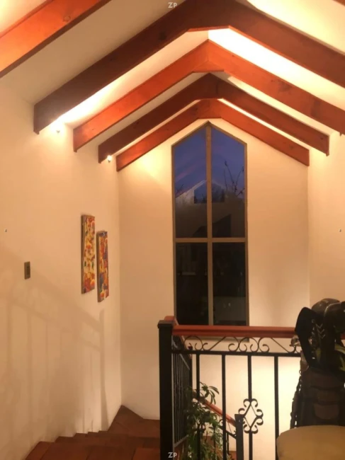 Casa en Venta en Condominio Los Parronales | 400 m² con Piscina