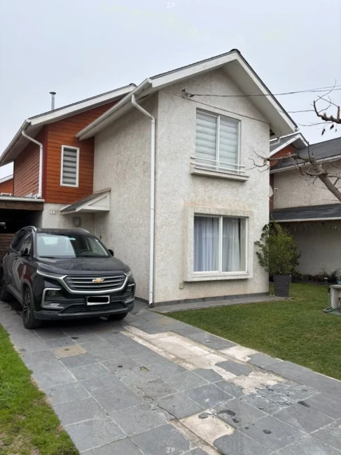 Casa en Venta en Condominio | 4 Dormitorios y Quincho