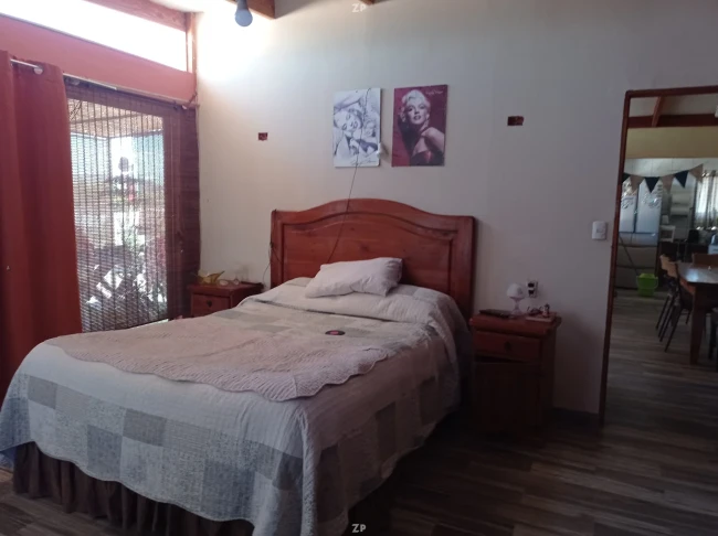 Venta de Parcela posee 3 casas y antena de celular
