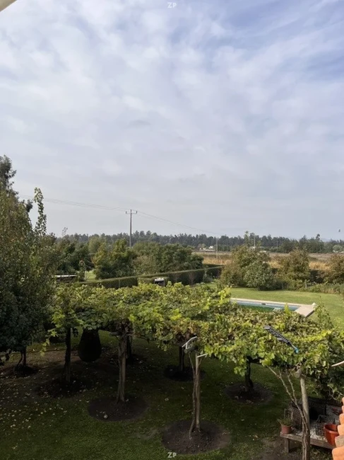 Parcela en venta de 5.150 m² con 2 casas, 6 dormitorios, piscina y cancha de fút