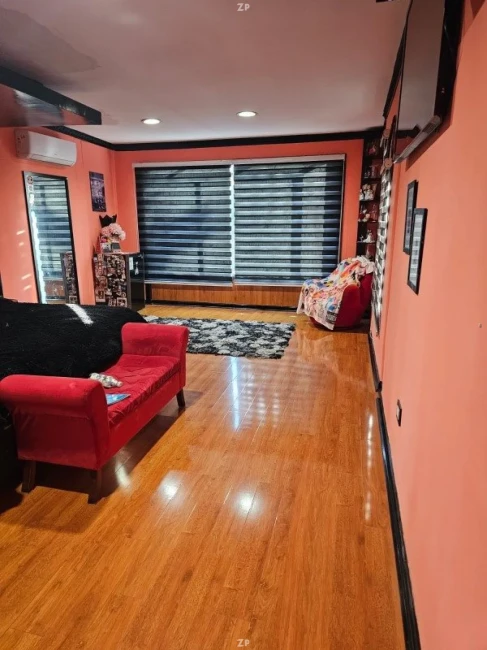 Parcela en venta de 1.600 m² con casa de 5 dormitorios, piscina y quincho