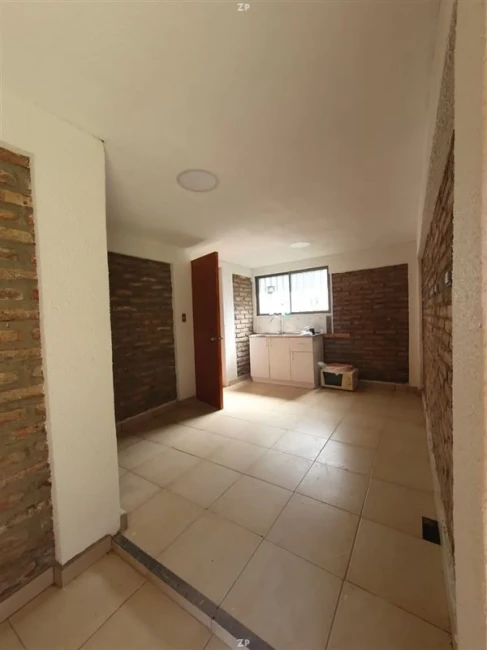 Parcela urbana en venta de 5.003 m² con casa de 7 dormitorios y 5 baños
