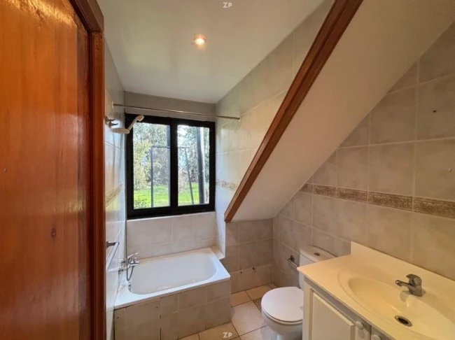 Parcela en venta de 10.482 m² con 9 dormitorios, piscina y terraza