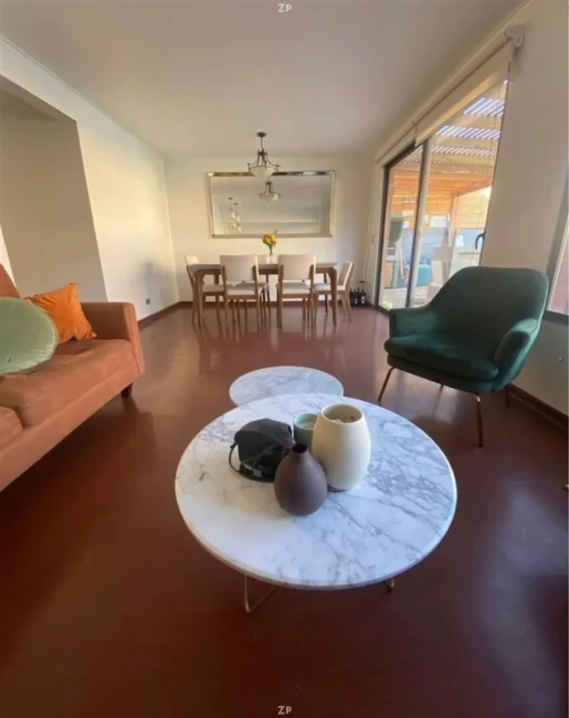 Casa en Venta en Buin | 3 Dormitorios, Piscina, Quincho y 4 Estacionamientos
