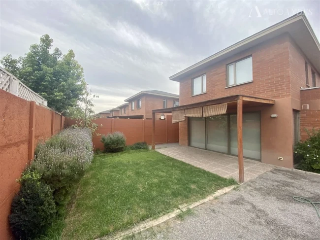 Casa en Venta en Condominio, Buin | 3 Dormitorios, 260 m² de Terreno y Seguridad
