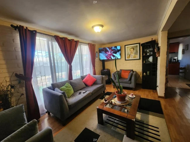 Casa en Venta en Buin | 5 Dormitorios, Quincho y 357 m² de T…