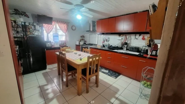 Casa en Venta en Villa Las Acacias, Buin | 5 Dormitorios, 3 Baños y 380 m²
