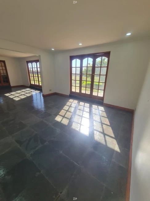 Casa en Venta en Buin con Parcela de 5.264 m² | 10 Dormitorios, Piscina