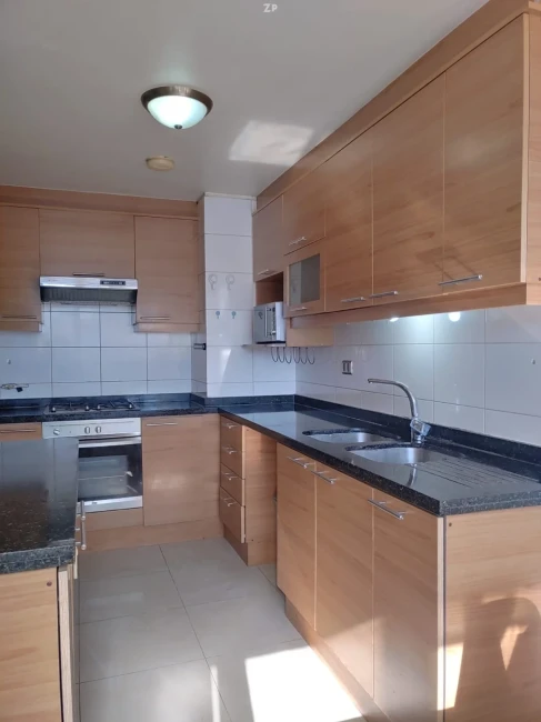 Departamento en Venta de 3 Dormitorios y 3 Baños en Sector Poniente
