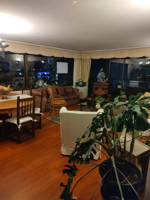 Departamento en Venta 4 Dormitorios con Terraza, Estacionamiento y Bodega