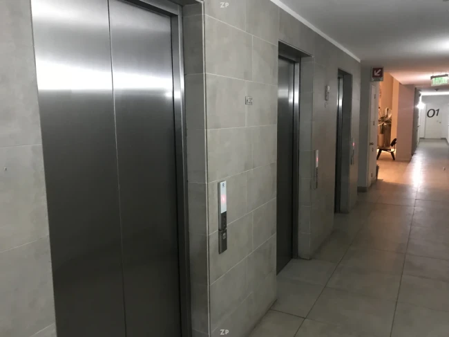 Departamento en Octava Avenida 1563, San Miguel, con estacionamiento y bodega.