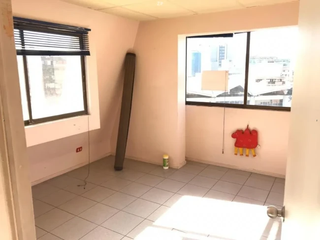 Oficina en Arriendo – Av. Luis Thayer Ojeda, Providencia