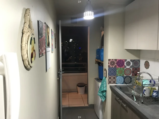 Departamento en Octava Avenida 1563, San Miguel, con estacionamiento y bodega.