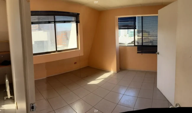 Oficina en Arriendo – Av. Luis Thayer Ojeda, Providencia