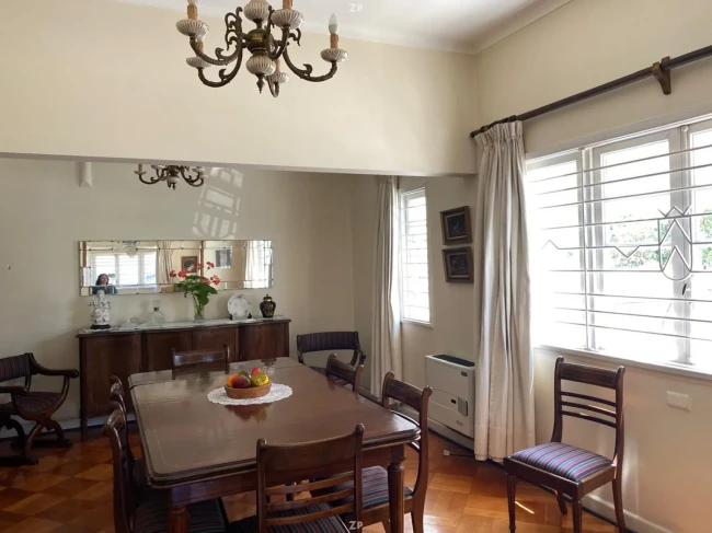 Casa en Venta en 12 Norte | 6 Dormitorios, Jardín y 3 Estac.