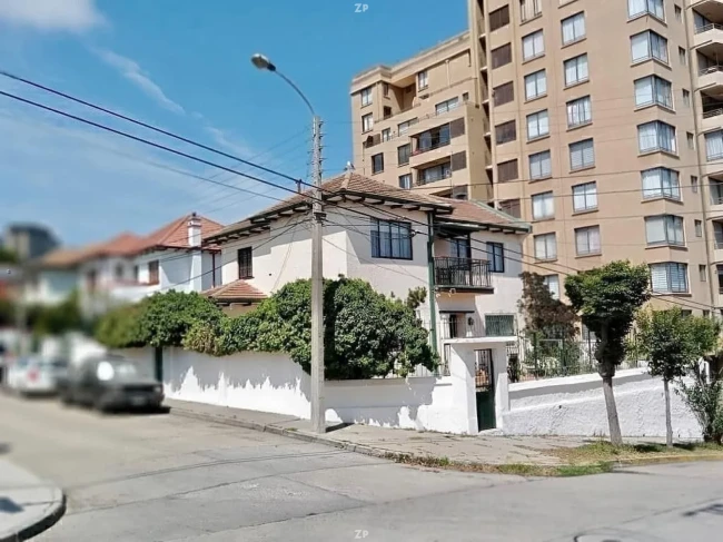 Casa en venta en Agua Santa, Viña del Mar | 6 dormitorios, 4 baños y 4 estaciona