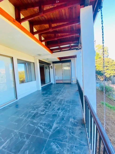 Casa en Venta en Miraflores Bajo | 3 Dormitorios y Quincho