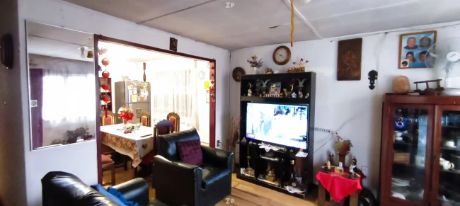 Se vende terreno con casa en lo Prado 