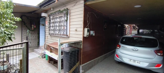Se vende terreno con casa en lo Prado 