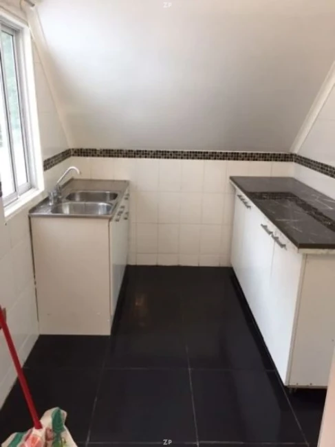 Propiedad comercial remodelada de 3 pisos a pasos del Metro Chorrillos