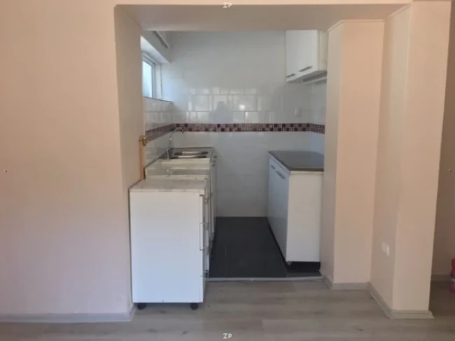 Propiedad Comercial 11 Oficinas y 8 Baños a Pasos del Metro Chorrillos