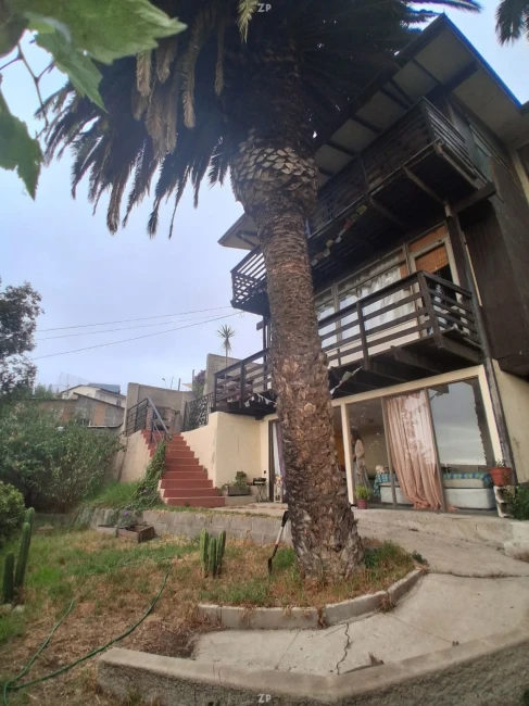 Casa 4D/2B con Patio y Estacionamiento en Santa Inés, Viña del Mar