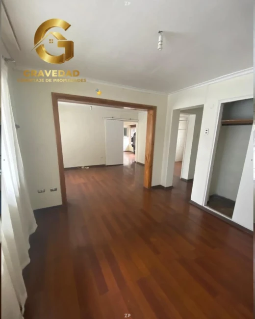  Una casa que ya sabe lo que es ser hogar con patio, estacionamiento, bodega.