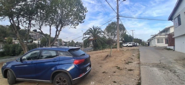 Casa Esquina en Venta en Canal Beagle | 4 Dormitorios y Estacionamiento