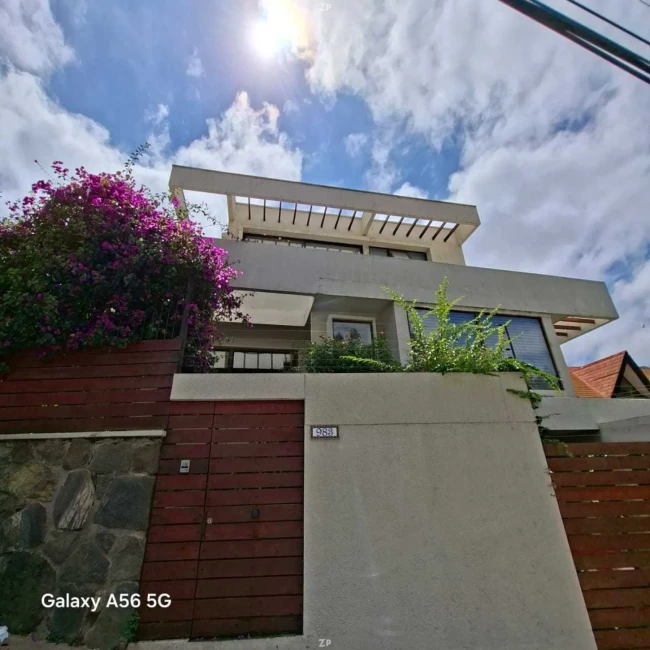 Casa en Venta en Viña del Mar | 5 Dormitorios, Piscina y Gran Jardín