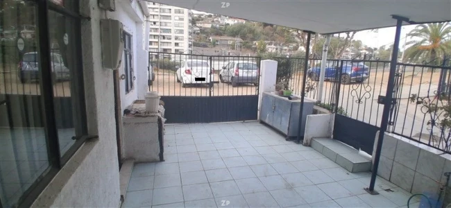 Casa Esquina en Venta en Canal Beagle | 4 Dormitorios y Estacionamiento