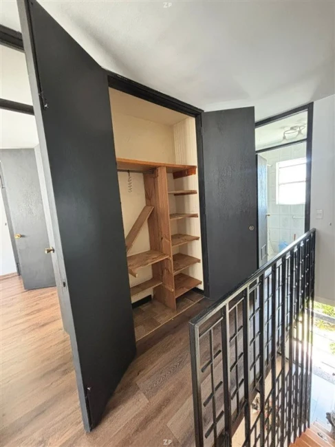 Casa 4D/2B en Venta en Calle Ecuador, Viña del Mar | Orientación Oriente