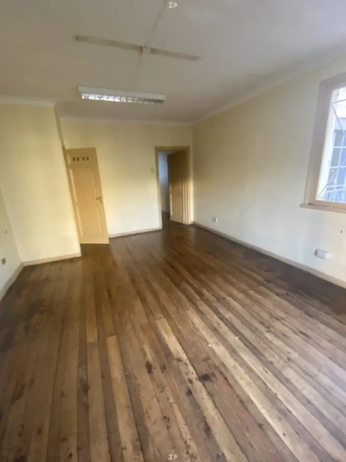 Casa en venta en Traslaviña, Viña del Mar | 15 Oficinas, 4 Baños