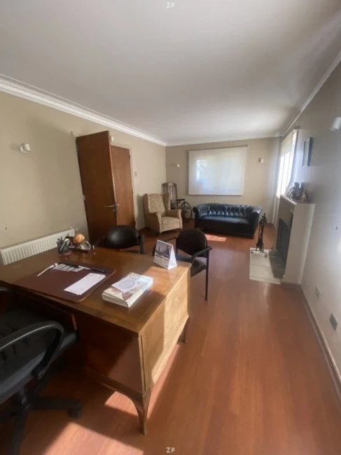 Propiedad Comercial en Venta en Miraflores Bajo | 6 Privados y Terraza