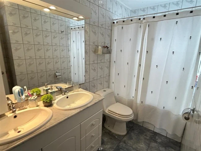 Casa en venta en Jardín del Mar, Reñaca | 4 Dormitorios, Piscina y Estacionamien
