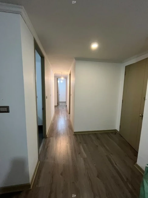 Departamento en Venta en Valparaíso | 3 Dormitorios, 2 Baños, Estacionamiento