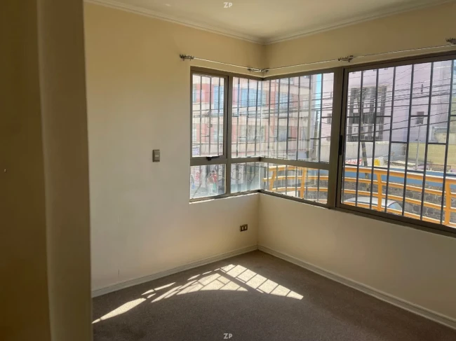 Departamento en Venta en Valparaíso | 3 Dormitorios, Piscina y Excelente Conecti