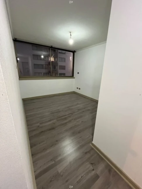 Departamento en Venta en Valparaíso | 3 Dormitorios, 2 Baños, Estacionamiento