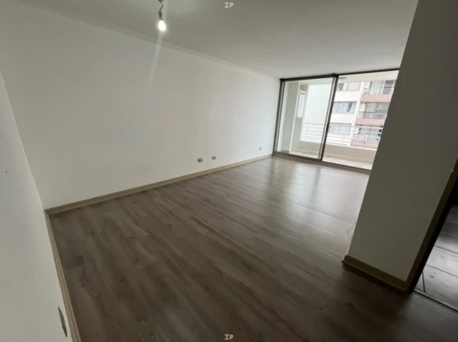 Departamento en Venta en Valparaíso | 3 Dormitorios, 2 Baños, Estacionamiento