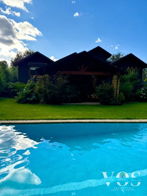 Venta casa de alto estándar entre Villarrica y Pucón